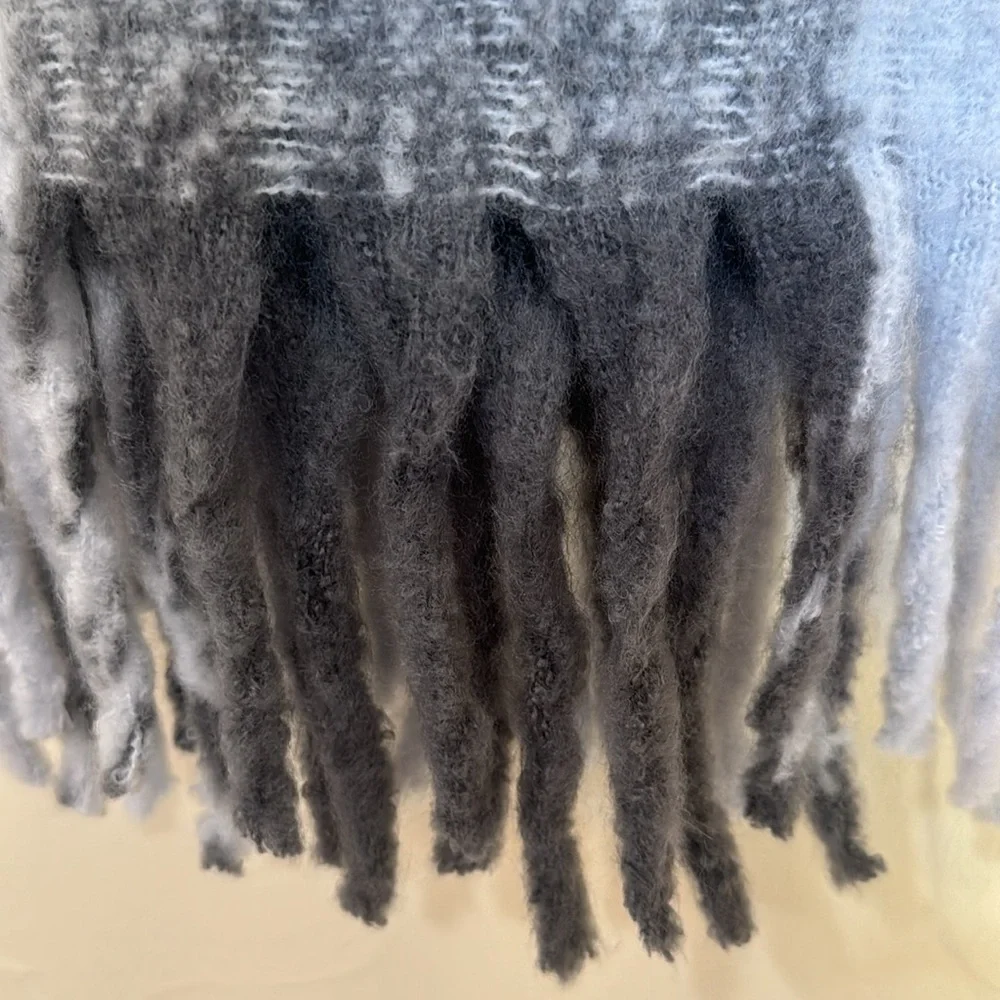 NWT TIME AND TRU BLACK GRAY PLAID‎ SCARF ONE SIZE